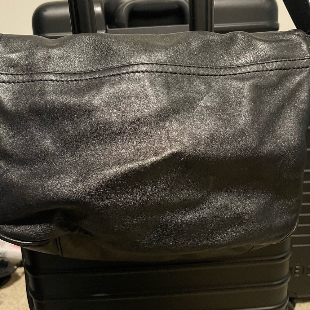 Marc Jacobs Black Leather Messenger Bag - Picture 4 of 4